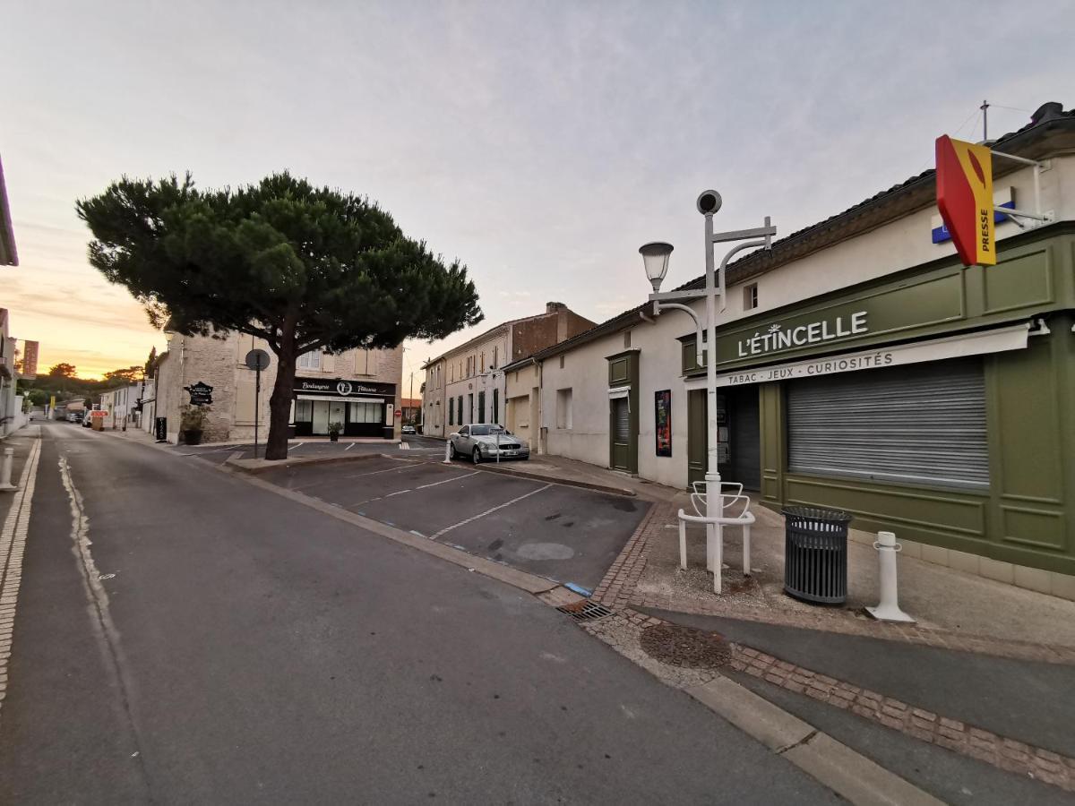 Charmant Appartement Dans Centre Meschers/Gironde 外观 照片